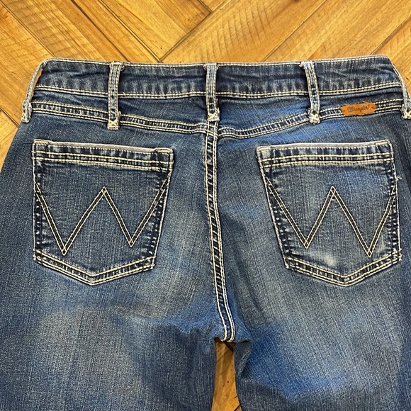 Wrangler Straight Leg Jeans - Picture 5 of 7